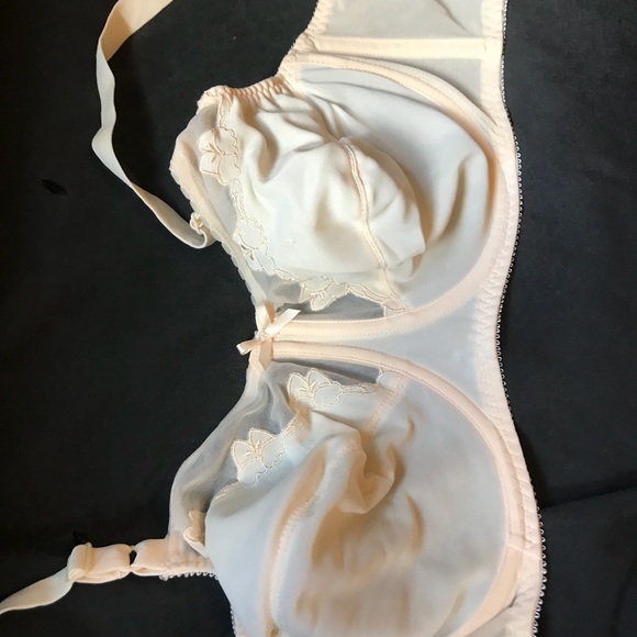 Unlined Bra. - Picture 4 of 6